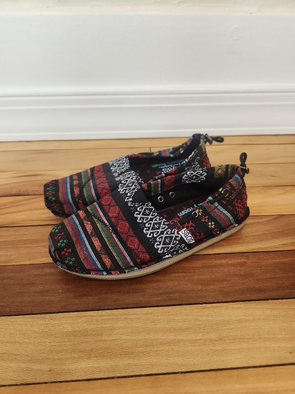 BOBS Skechers flats colorful Southwest-inspired Aztec print slip-on bohemian 5.5